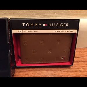 Tommy Hilfiger Men Wallet